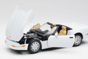Chevrolet Corvette C4 Kabriolet Bílý Maisto 1:18 32830 Kov – obrázek 2 z 8