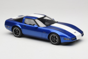 Chevrolet Corvette C4 Grand Sport Admiral Blue GT Spirit 1:18 GT538 Pryskyřice – obrázek 4 z 6