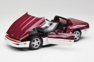 Chevrolet Corvette C4 Indy 500 Pace Car Maisto 1:18 56011 Kov – obrázek 2 z 8
