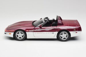 Chevrolet Corvette C4 Indy 500 Pace Car Maisto 1:18 56011 Kov – obrázek 4 z 8