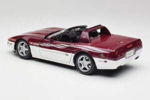 Chevrolet Corvette C4 Indy 500 Pace Car Maisto 1:18 56011 Kov – obrázek 7 z 8