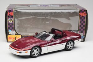 Chevrolet Corvette C4 Indy 500 Pace Car Maisto 1:18 56011 Kov – obrázek 8 z 8