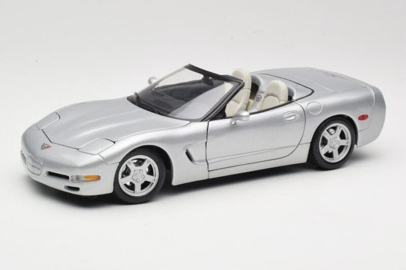 Chevrolet Corvette C5 Kabriolet Stříbrný Maisto 1:18 50317 Kov
