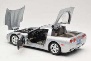 Chevrolet Corvette C5 Stříbrný Bburago 1:18 3056 Kov – obrázek 5 z 8