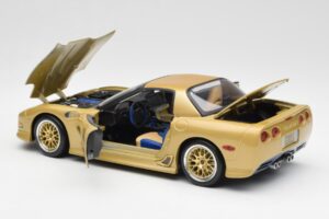 Chevrolet Corvette C5 Guldstrand Signature Edition Zlatý Maisto 1:18 31657 Kov – obrázek 5 z 8