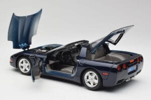 Chevrolet Corvette C5 Nassau Modrý Bburago 1:18 30166 Kov – obrázek 5 z 8