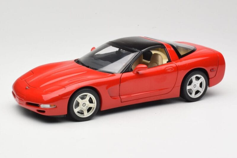Chevrolet Corvette C5 Targa Červený UT Models 1:18 21001 Kov