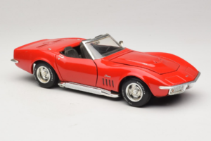 Chevrolet Corvette C3 Kabriolet Červený Revell 1:18 8833-P1 Kov – obrázek 6 z 8