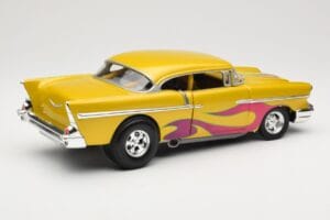Chevrolet Custom Žlutý s Plamenem Hot Wheels 1:18 21356 Kov – obrázek 3 z 8
