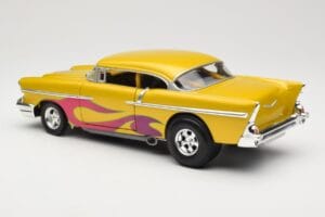 Chevrolet Custom Žlutý s Plamenem Hot Wheels 1:18 21356 Kov – obrázek 7 z 8