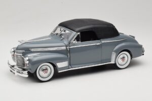 Chevrolet Deluxe Kabriolet Se Skládací Střechou Šedý Eagles Race 1:18 7497276 Kov