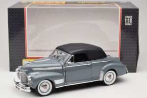 Chevrolet Deluxe Kabriolet Se Skládací Střechou Šedý Eagles Race 1:18 7497276 Kov – obrázek 8 z 8
