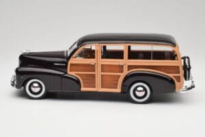 Chevrolet Fleetmaster Woody Černý & Wood Panels Maisto 1:18 43697545B Kov – obrázek 4 z 8