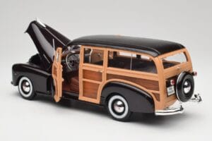 Chevrolet Fleetmaster Woody Černý & Wood Panels Maisto 1:18 43697545B Kov – obrázek 5 z 8