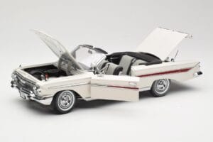 Chevrolet Impala Kabriolet Bílý Sun Star 1:18 3405 Kov – obrázek 2 z 8