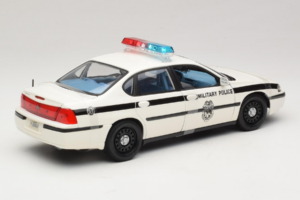 Chevrolet Impala Military Police Maisto 1:18 36611 Kov – obrázek 2 z 6