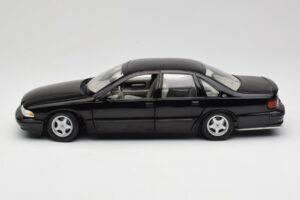 Chevrolet Impala SS Černý UT Models 1:18 21031 Kov – obrázek 4 z 8