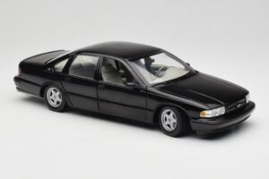 Chevrolet Impala SS Černý UT Models 1:18 21031 Kov – obrázek 6 z 8