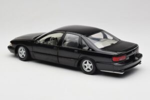 Chevrolet Impala SS Černý UT Models 1:18 21031 Kov – obrázek 7 z 8