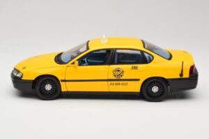 Chevrolet Impala Taxi Maisto 1:18 36617 Kov – obrázek 4 z 8