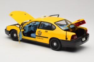 Chevrolet Impala Taxi Maisto 1:18 36617 Kov – obrázek 5 z 8
