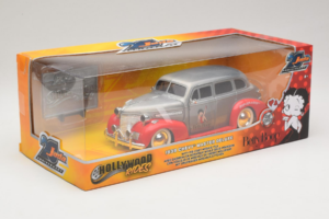 Chevrolet Master Deluxe Dark Silver Metallic Red Jada 1:24 253745012 Kov – obrázek 2 z 3