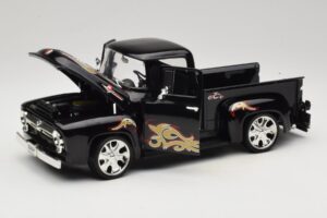 Chevrolet Old School Cody Project Truck & Chopper Set Joyride 1:18 33911 Kov – obrázek 2 z 8