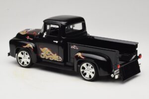 Chevrolet Old School Cody Project Truck & Chopper Set Joyride 1:18 33911 Kov – obrázek 7 z 8