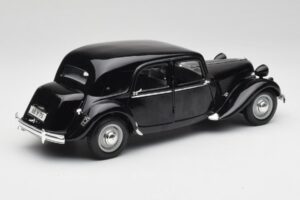 Citroen 15CV 6 Cyl Černý Maisto 1:18 31821 Kov – obrázek 3 z 8