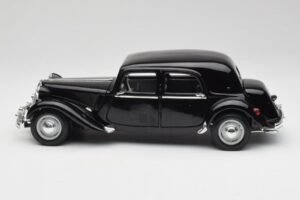 Citroen 15CV 6 Cyl Černý Maisto 1:18 31821 Kov – obrázek 4 z 8