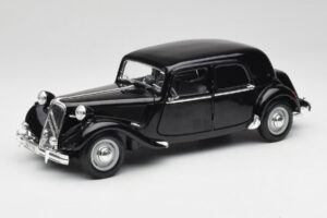 Citroen 15CV 6 Cyl Černý Maisto 1:18 31821 Kov