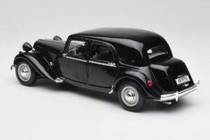 Citroen 15CV 6 Cyl Černý Maisto 1:18 31821 Kov – obrázek 7 z 8