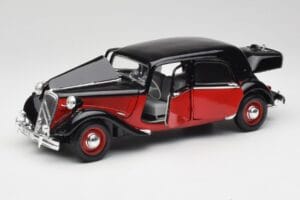 Citroen 15CV 6 Cyl Černý & Červený Valmy Maisto 1:18 56009 Kov – obrázek 2 z 8