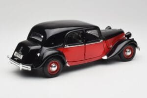 Citroen 15CV 6 Cyl Černý & Červený Valmy Maisto 1:18 56009 Kov – obrázek 3 z 8