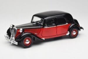 Citroen 15CV 6 Cyl Černý & Červený Valmy Maisto 1:18 56009 Kov