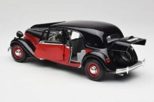 Citroen 15CV 6 Cyl Černý & Červený Valmy Maisto 1:18 56009 Kov – obrázek 5 z 8