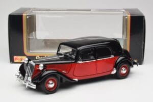 Citroen 15CV 6 Cyl Černý & Červený Valmy Maisto 1:18 56009 Kov – obrázek 8 z 8