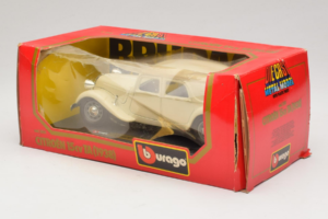Citroen 15CV Traction Avant Béžový Bburago 1:24 1501-B1 Kov – obrázek 3 z 3