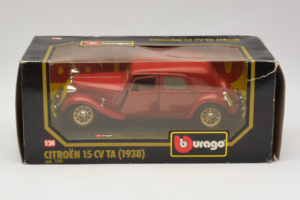 Citroen 15CV TA Červený Bburago 1:24 1501 Kov
