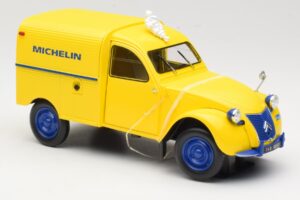 Citroen 2CV Fourgonnette Michelin Bibendum Norev 1:18 181502 Kov – obrázek 4 z 6