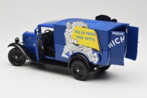 Citroen C4 F Pas de Pneus Trop Petit Modrý Solido 1:18 151235-00 Kov – obrázek 5 z 8