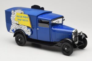 Citroen C4 F Pas de Pneus Trop Petit Modrý Solido 1:18 151235-00 Kov – obrázek 6 z 8