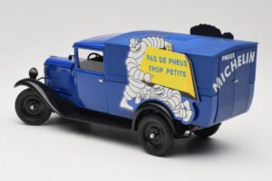 Citroen C4 F Pas de Pneus Trop Petit Modrý Solido 1:18 151235-00 Kov – obrázek 7 z 8