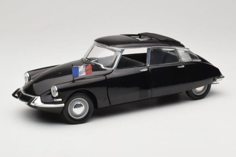 Citroen DS Presidentielle Šedý Solido 1:18 8035 Kov