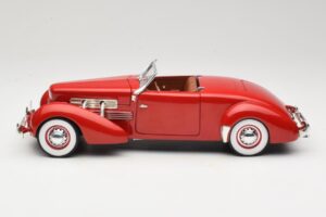 Cord 812 Kabriolet Červený American Muscle 1:18 32158 Kov – obrázek 4 z 8