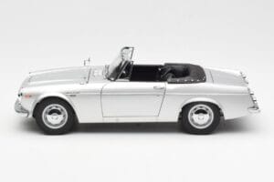 Datsun Fairlady 2000 SR311 Roadster Stříbrný AUTOart 1:18 77432 Kov – obrázek 4 z 8