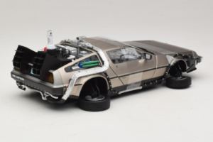 DeLorean DMC-12 Back to the Future Time Machine Sun Star 1:18 2710 Kov – obrázek 2 z 6