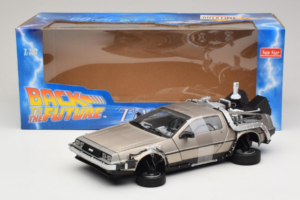DeLorean DMC-12 Back to the Future Time Machine Sun Star 1:18 2710 Kov – obrázek 6 z 6