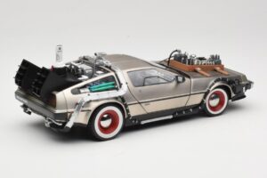 DeLorean DMC-12 Back to the Future Part III Sun Star 1:18 2712 Kov – obrázek 3 z 8