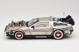 DeLorean DMC-12 Back to the Future Part III Sun Star 1:18 2712 Kov – obrázek 4 z 8